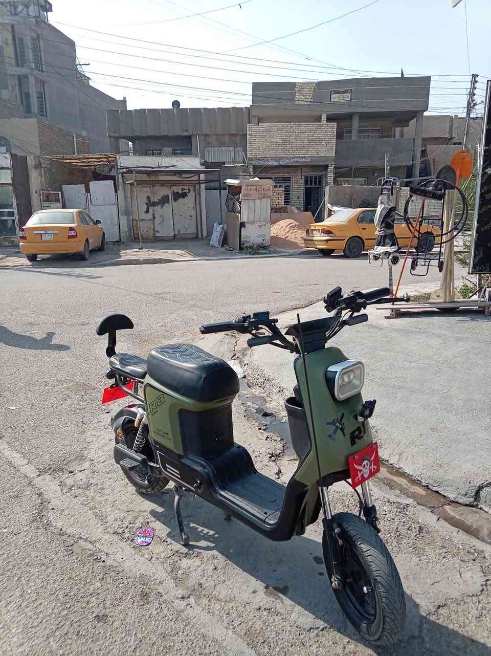 السلام عليكم دراجه شحن آر 8للبيع فول مواصفات السعر 450وبي مجال للشراي العنوان بغداد حي العامل الرقم ***********
