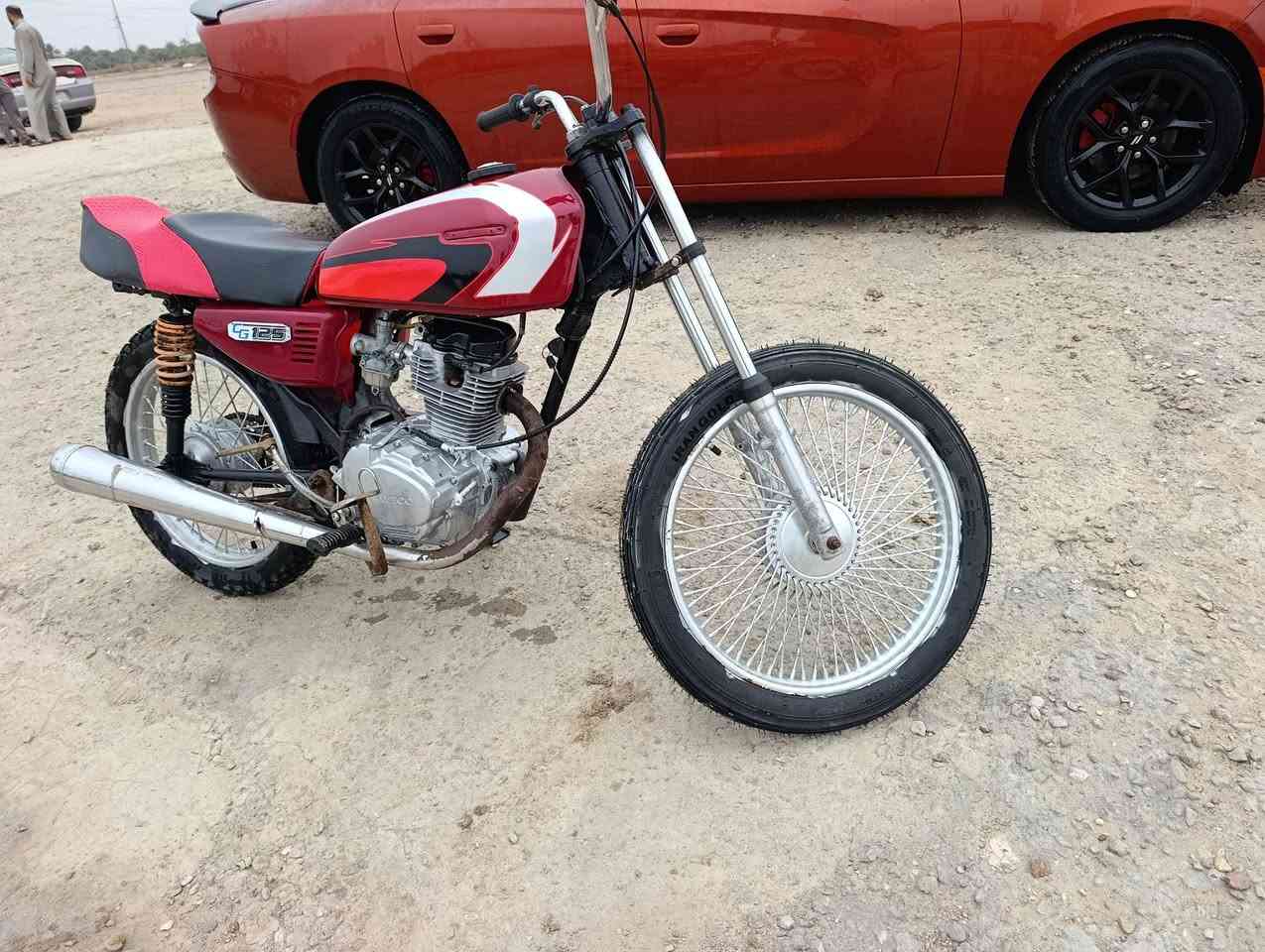 السلام عليكم دراجه للبيع  موديل 21
كلك كلك دراجه اتكفل سرقه وعشاير
مكاني ناصريه قضاء النصر ***********
