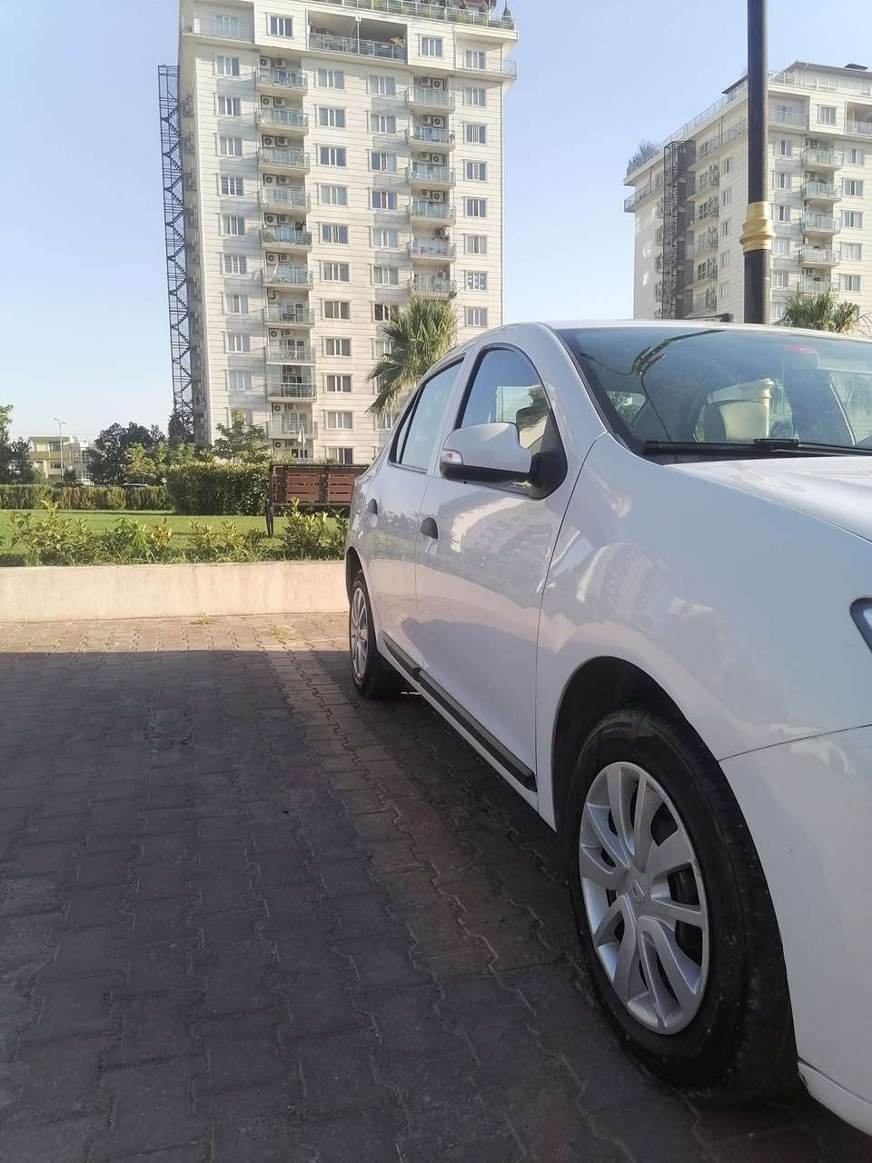 سڵاو : ڕینۆ سمبول مۆدێل ۲۰۲۰
گێڕ ئۆتوماتیک 
سەیارەیەکی زۆر پاک و بێ کێشەو تەقەو ڕەقەیە هیچی مەسروفێکی تێدانیە .
تەنها یەک جەمەلەغی پێوەیەتی بێ ناوگرتن   تکایە گەر مشتەری نیت تێل مەکە،،،*********** السليمانية, العراق
