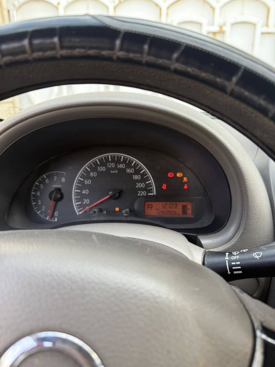 السلام عليكم نيسان هندي 2018ماشيه126كيلو ما بيه اي صبغ بيه طخات بسيطه السعر110لاستفسار ***********
