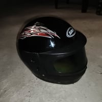 خوذة للبيع ب 10 قفل مكاني ايسر حي القدس رقمي 07747645775 خطي معلق بس ب...