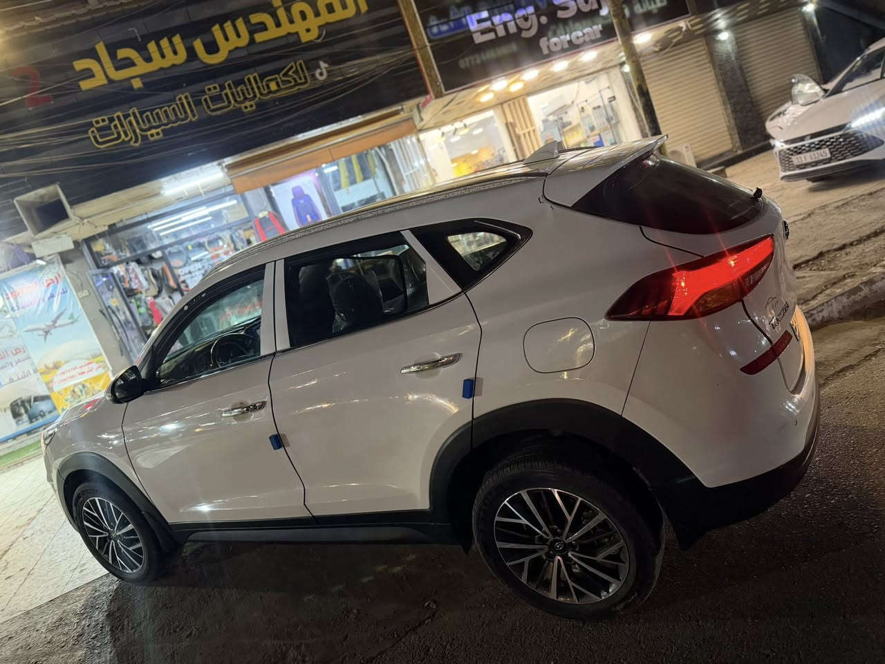 توسان 20 خليجي ماشيه 64 سياره فول عدا الفتحه 
متجايه عله  صفحه صدر بيه 5 قطع صبغ 
وسونار يمك بيها تعمير بدواخل جه يمنه 
لاتخابرني ودكلي شبيها كله واضح كدامك 
ب128 وبيها مجال حك جيه 
الي يدور مكفوله وجديده لا يخابرني كلشي بفلوسه 
ترهم بيع ومراوس 
سياره رقم سليمانيه باسم عربي تحويل ثاني يوم 
 عنوان بغداد الغزاليه او شعله للاتصال ***********
