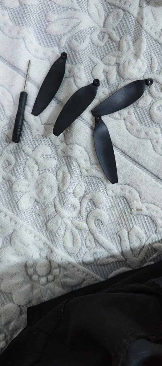 السلام عليكم درون mini3
للبيع كامل الملحقات معه مراوح احتياطيه 
كامره دواره تطير ١٥٠ الى ٢٠٠ متر
السعر 65 الف 
العنوان/ النجف الاشرف شارع المطار الجديد 
للتواصل واتس اب ***********
