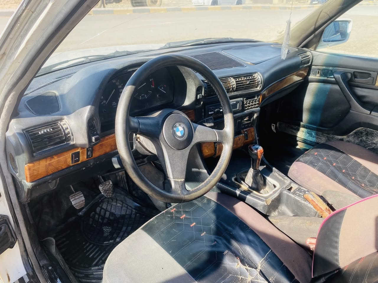 السلام عليكمBMW735 للبيع او مراوس ويفضل مراوس
BMW525   
رقم نينوى شرط التحويل
كير محرك شرط
كهربائيات كلها شغاله تواير نضاف صدر كله جديد سياره ماعايزها مصرف ربع
السعر 30 وبيها مجال 
***********

