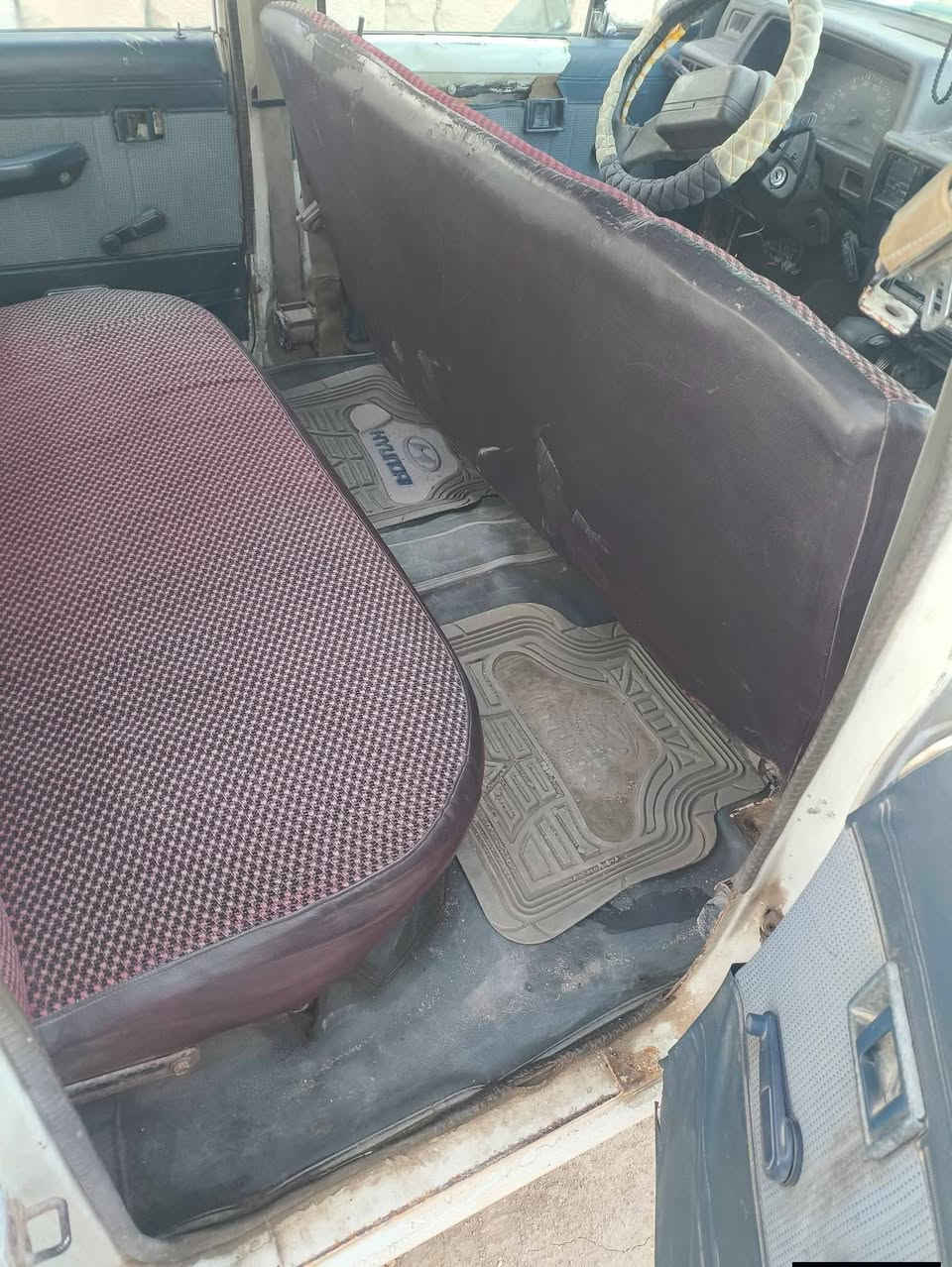 متسوبيشي للبيع رقم بصرة بسمي السيارة مصفرة 25 بيه مجال ***********
