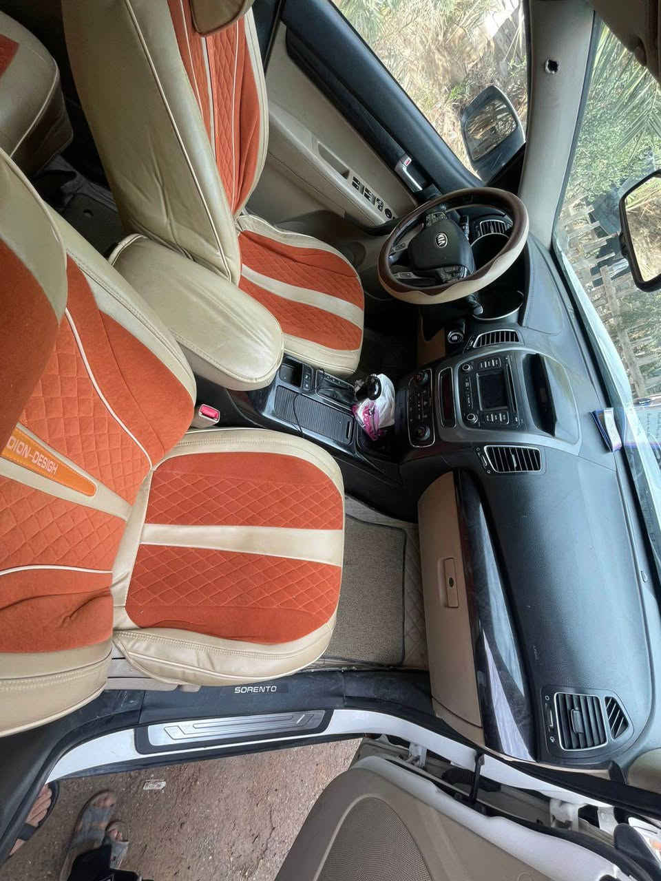 سورينتو موديل 2015 
6 سليندر
 7 راكب 
تبريد قطعتين 
نص فول
رقم بصرة خصوصي
بأسمنا 
السيارة مكفولة كلها فقط ع كد عشره اصابع راجعة ستوتة علي وعدلتها 
باقي كله كفالة 
جاهزين لفحص والسونار 
السعر 180وبيها مجال
***********
للاستفسار الاتصال ع الرقم اعلاة 
مكلف بالنشر فقط القرنة, البصرة
