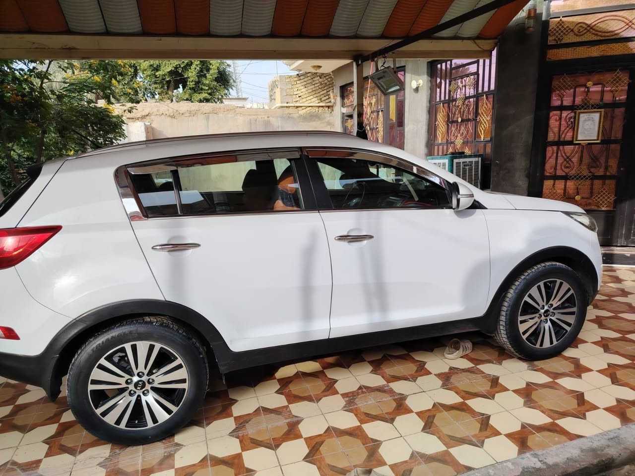 من رخصة الادمن
#سبورتج_خليجيه_فوول

للبيع 🚘 كيا سبورتاج 2016 خليجي 

سيارة نظيفة جداً بحالة قريبة من الوكالة، استعمال شخصي

 • 🔒 مكفولة كفالة عامة عدا حاملغ الأمامي 
 • 🏢 مكينة وكير مكفولات وضع شركة
 • 🛠️ حدادية 100% بدون أي حادث
 • 📄 السيارة باسمي
 • 📍 رقم أربيل
 • 🗓️ السنوية باقيه لحد 2030

✨ المواصفات:

 • حساسات خلفية
 • كروز كنترول (تحكم بالسرعة)
 • تحكم استيرن جهتين
 • مرايا شفط
 • إشارات بالمرايا
 • كاميرات بالمرايا
 • ويل كروم
 • محرك 2400 CC دبل دوج (DOHC
 • 

💎 السيارة ما تحتاج شي نهائيًا – دك مفتاح ومشي

💰 السعر: خاص
📍 الموقع: بابل – جبلة

📞 للاتصال والاستفسار:
***********
***********
