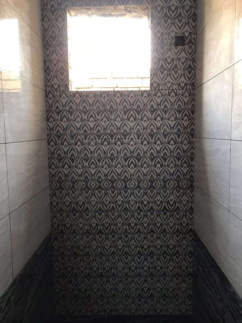 السلام عليكم خلفه سيراميك كرانيت كاشي بأنواعه جدار ارضي شغل درجه اولئ وشغل هندسي وع ليزر ومصداقيه بل عمل واي استفسار اني حاضر ***********
***********
#يوسف_للسيراميك
