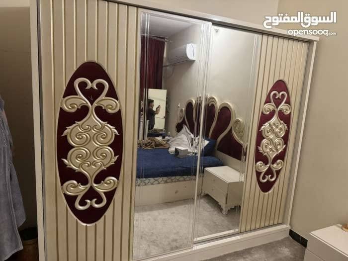 غرفه تركي ملكي نضيفه جدا ماركه وخشب راقي 
سعره مناسب جدا بسبب الانتقال السعر 550
مكانهة العامريه الشراي يدزلي طلب او يراسلني واتساب 
***********
