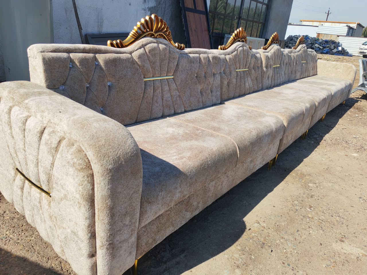 على بركة لله 
وصلت دواوين كله بلوك أسود
عنوان بغداد التاجي قرب منشأة نصر طريق زملة حمدي
***********
***********
