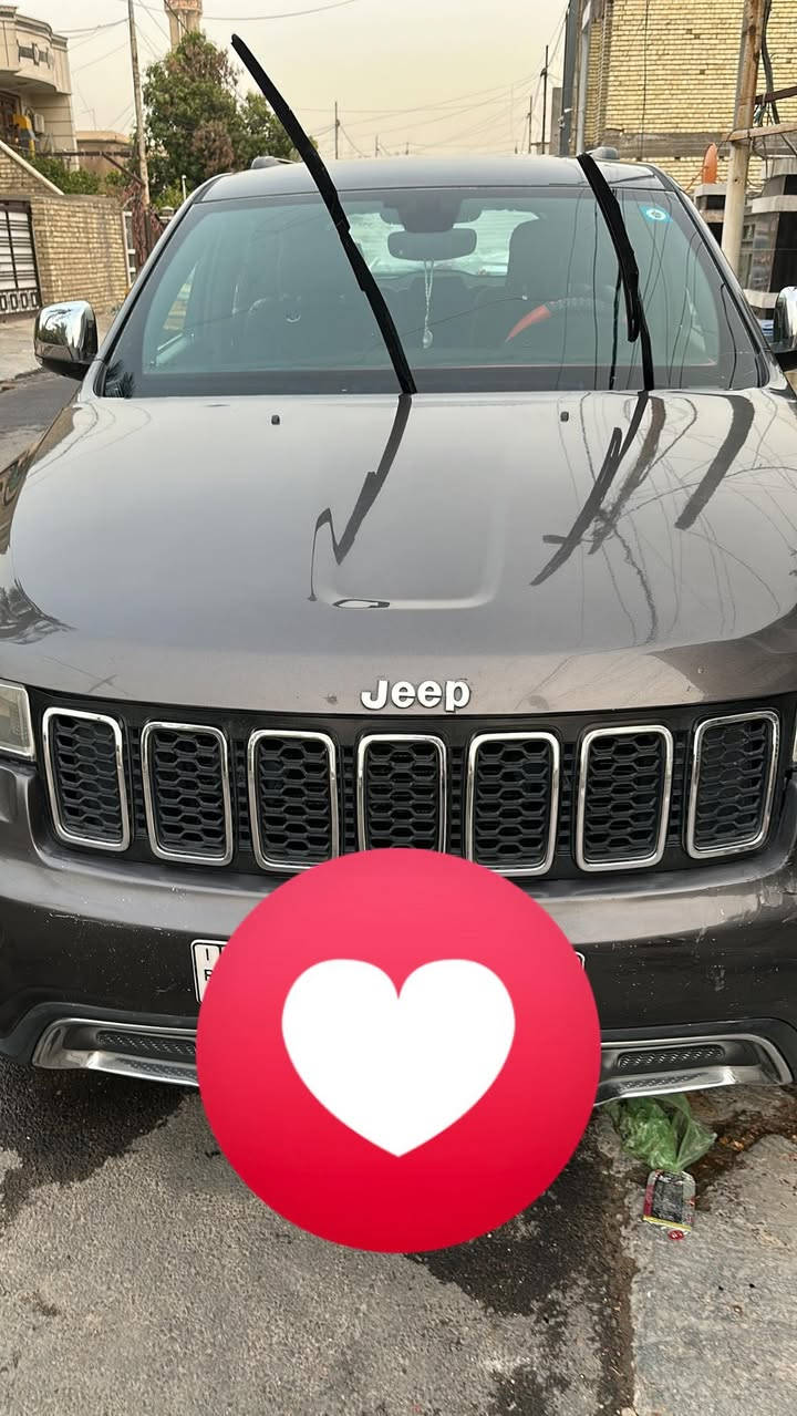 جيب شيروكي 2017 للبيع امريكي السيارة باسمي  الاستفسار ع الرقم ***********العنوان بغداد الدورة
