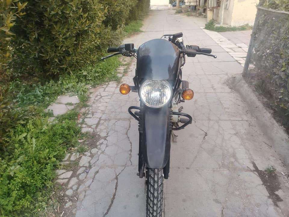 السلام عليكم من رخصة الادمن عندي دراجه بوكسر للبيع موديل 2020 كهربائية شغاله محرك مجفت صارلة شهر الدراجة مرقمه رقم انكليزي وباسمي تحويل ثاني يوم الرقم *********** بيه واتساب السعر ١٨٠٠
