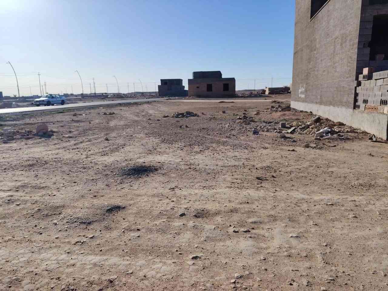 قطعة أرض للبيع طابو صرف ركن على شارعين 10
قرب دار الأستاذ شهاب احمد ساير 
خدمات ماء و كهرباء
مساحة القطعة/258م
كما موضحه بالمخطط ادناه 
السعر 13مليون وبيه مجال 
عنوان /المكتب/ الانبار/حديثة/حي العسكري/مقابل أسواق علي نصيف قرب دائرة شبكات حديثة 
للاستفسار الاتصال على الرقم 
***********
