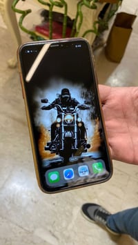 ايفون اكس ار64 للبيع لون احمر  بطاريه 80 السعر 120 الف 07700043020