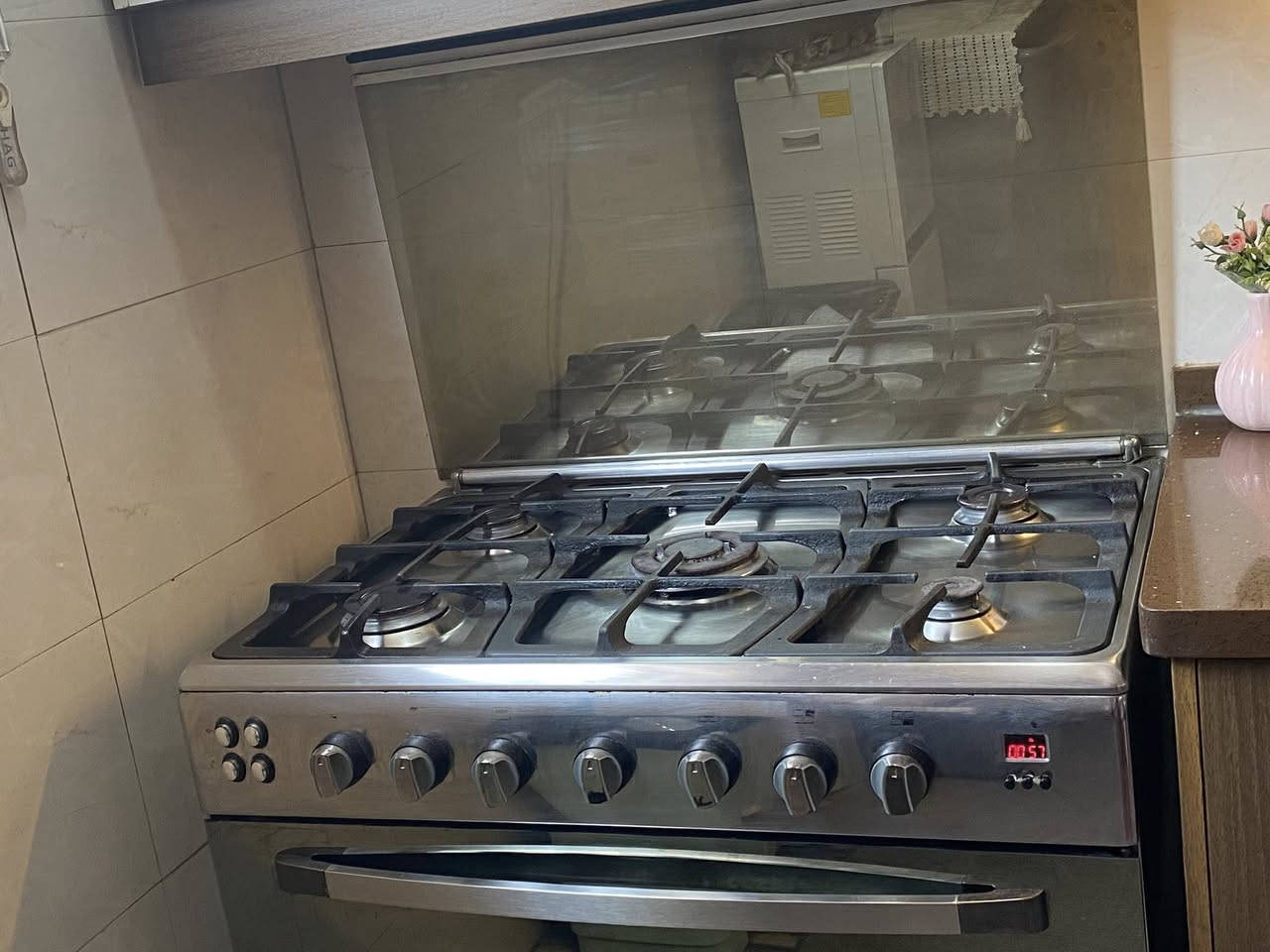 السلام عليكم طباخ للبيع استعمال قليل اخو الجديد السعر 250 وبي مجال للمراسله واتساب (***********
