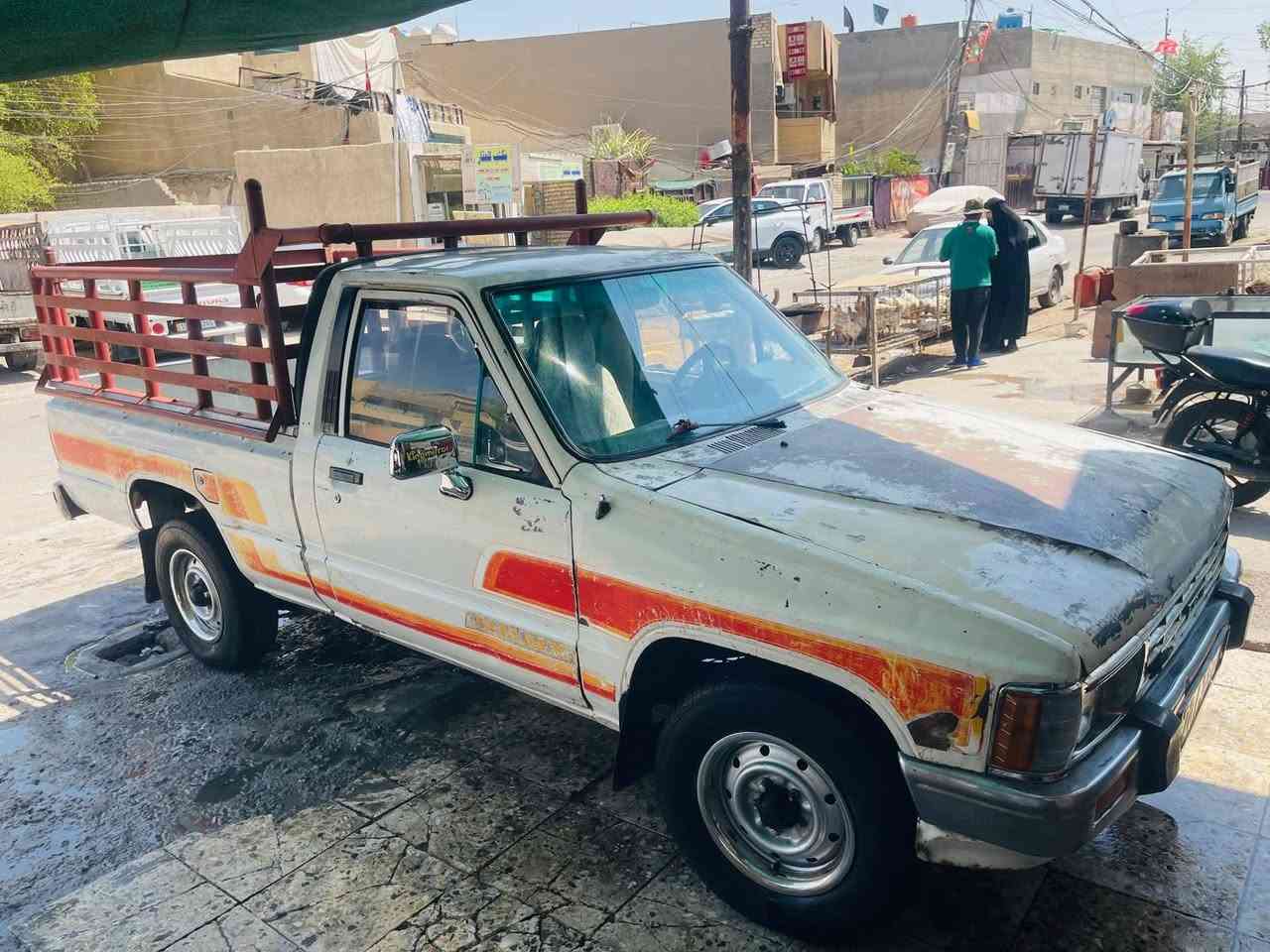 سلام عليكم للبيع بيكم تيوته 1988 بلاديه  سنويه ل28 رقم انكليزي  رقمها دياله مكان بغداد بلديات ***********
