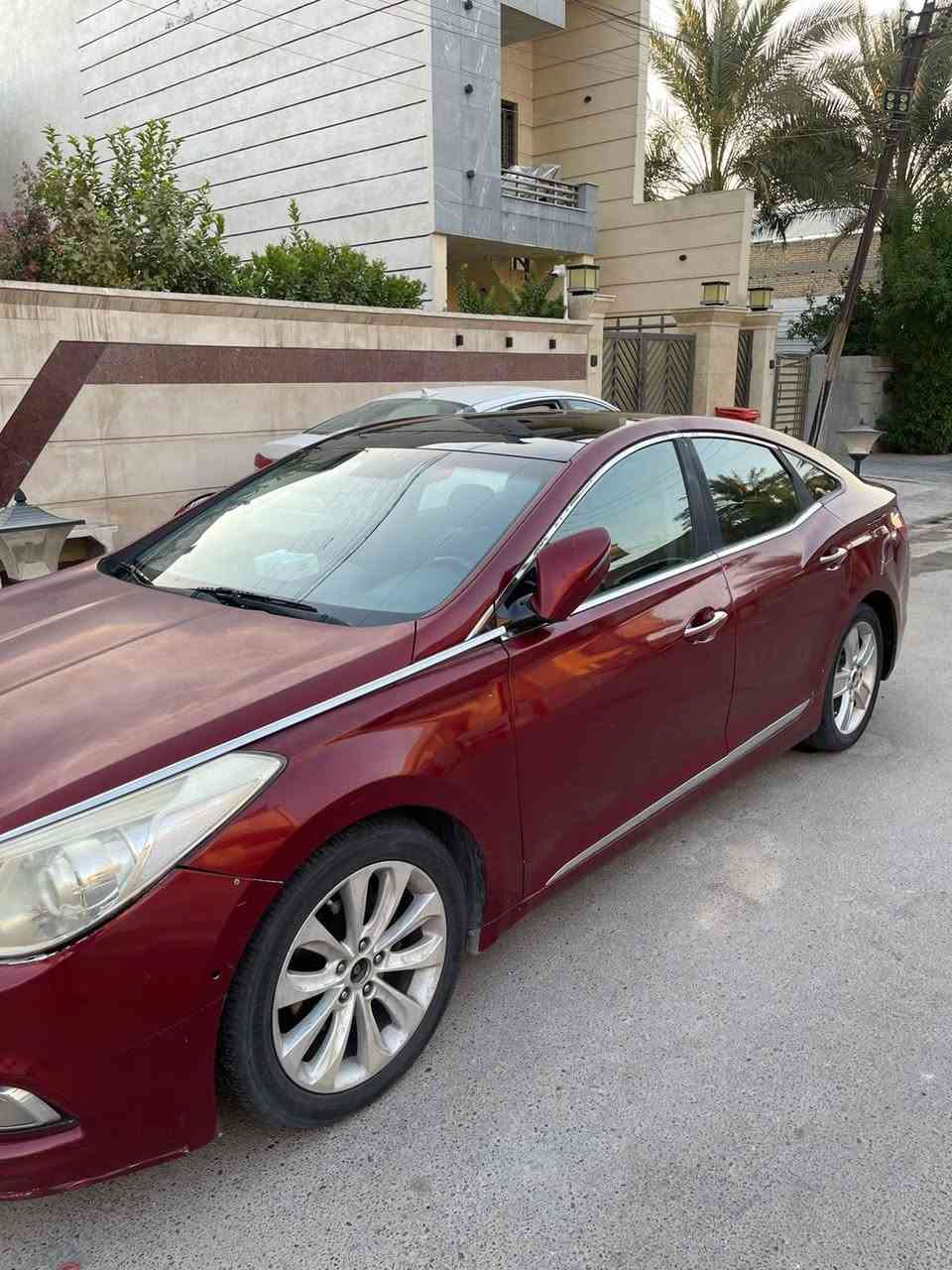سلام عليكم
ازيرا 2012 خليجي
فول مواصفات 
مكينة 2400 دوش 
بصمة
شاشة 
كامرة
بانوراما 
قطعتين تبريد
كشن كهرباء 
كشنات جلد
مكان بغداد حي الخضراء
صبغ عام السيارة صور الحادث مرفقة بالمنشور
السعر 78 وبيه مجال بسيط 
***********
