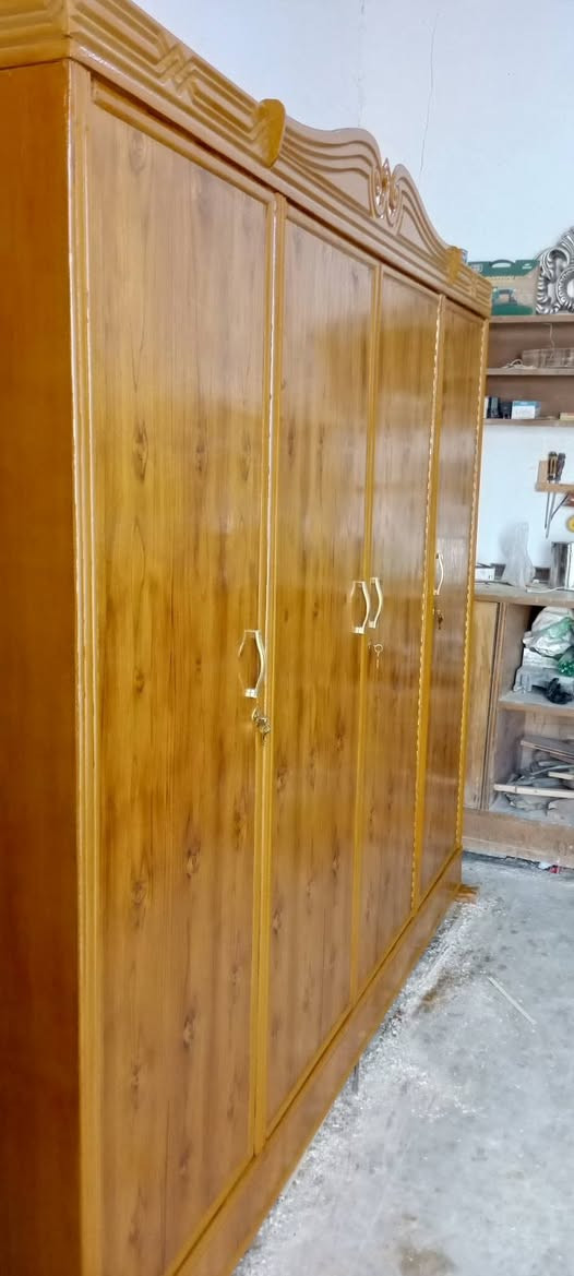 سلام عليكم كنتور 4 باب  نضيف جدا اخو  لجديد مستبدل وجي صاج السعر 210 و بيه مجال نجف مقابل قريه الغدير ***********
