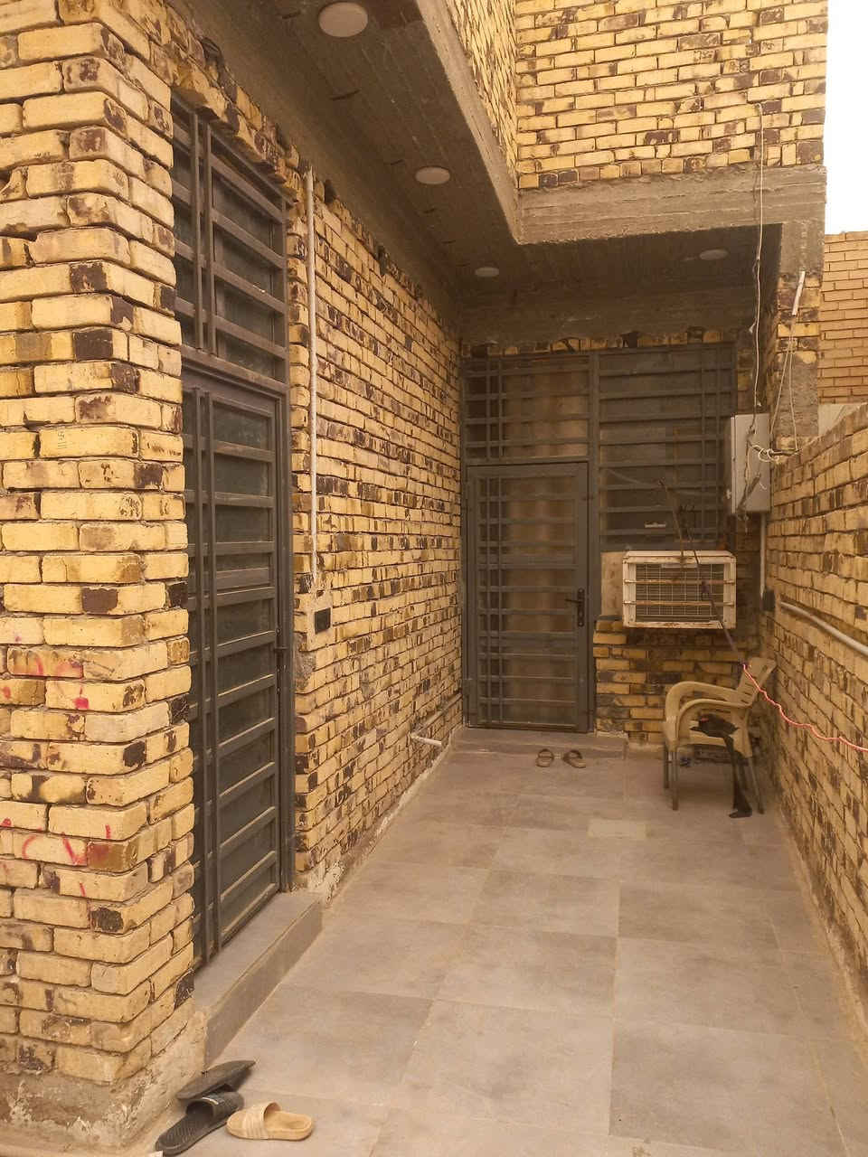 مشتمل للبيع مساحه ١٢٥ طابو صرف طابق واحد بناء جديد العنوان شارع ٨٠ جه نجف خلف حسينيه الحسن المجتبى الاستفسار الاتصال على رقم ***********
