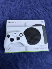 اكس بوكس سيريس اس  ذاكرة 512 جهاز كامل ملحقات  مع بطاريات للجويستك  عن...