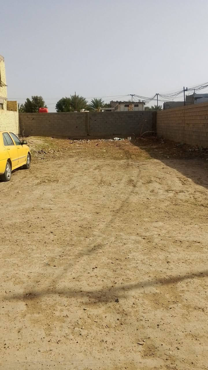 بسم الله الرحمن الرحيم..للبيع ارض زراعية المكاتبه بسمي 🏵️بمساحة 135 واجهة 6 والنزال 22 
 سند 25 المنطقة ابوغريب الفخرية الاولى رقم (12/1) خلف محطة بانزين خانة جوهرة العدنان شارع الشهيد مصطفى للاستفسار اكثر الاتصال *********** واتساب ..للعلم  🏠صاحب الدونم نفس الشارع
