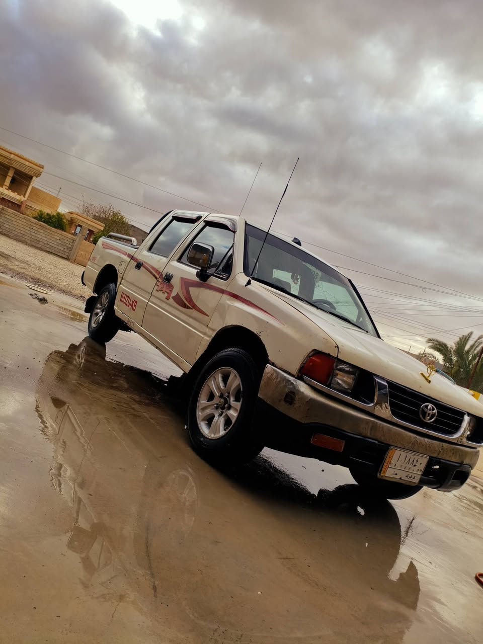 السلام عليكم 
ازوزا ياباني للبيع موديل 1993 رقم كركوك الماني گير ومحرك شرط صدر جديد تدفئة وتبريد شغال سياره نضيفه السعر 38 للاستفسار الاتصال على الرقم ***********/***********
