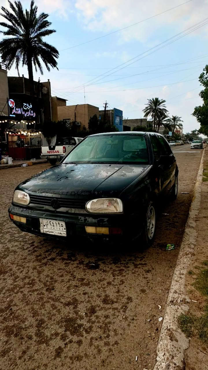 السلام عليكم
للبيع كولف موديل 1992 
مكينة 1800
السيارة مكينة وكير جديدة 
كير اوتو
السيارة ب اسمي تحويل ثاني يوم
صدر جديد 
تخم تاير جديد 
باتري جديد 
كهربائيات شغالة 
جامة امامية جديدة 
جام كهرباء 
مابيهة اي نقص فقط التبريد
السعر 3500$ يعني 35 ورقة وبيها مجال للطيبين
السيارة مكانهة الغزالية 
للاستفسار ***********
