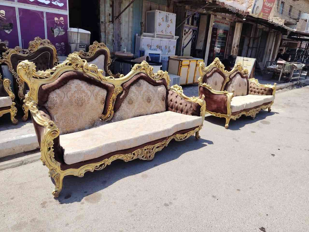 تخم ملكي نضيف 6 قطع 10 مقعد سعر 450 الف 
وبي مجال العنوان الخضر شارع الجياشي محلات ال حجي رشيد *********** يوجد خدمت توصيل
