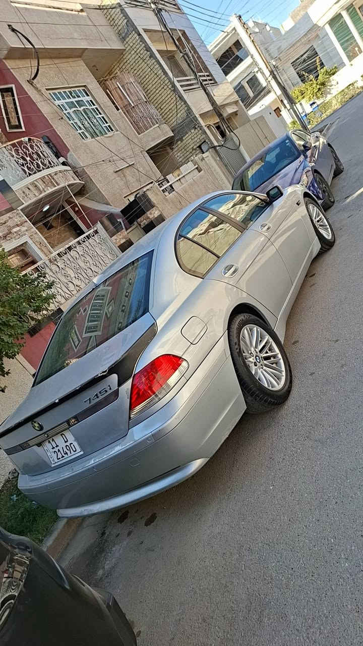 السلام عليكم للبيع موديل 2002
745i
ماشية ٢٣٠
باب قصير
سيارة ابلادية بدون صبغ بدون حادث 
وارد يابان 
بيهة جراد بل باب الخلفية وجاملغ الخلفي 

كير مكينة مكفولات

صدر امامي خلفي تخم تاير كلة جديد 

سيارة مابيهة اي نقص 
فول موصفات 

السعر ١٢٠ ورقة وبيهة مجال 
فقط المكينة بيهة لاستيك ولف 
فقط بيع 
مكان بغداد 

***********
