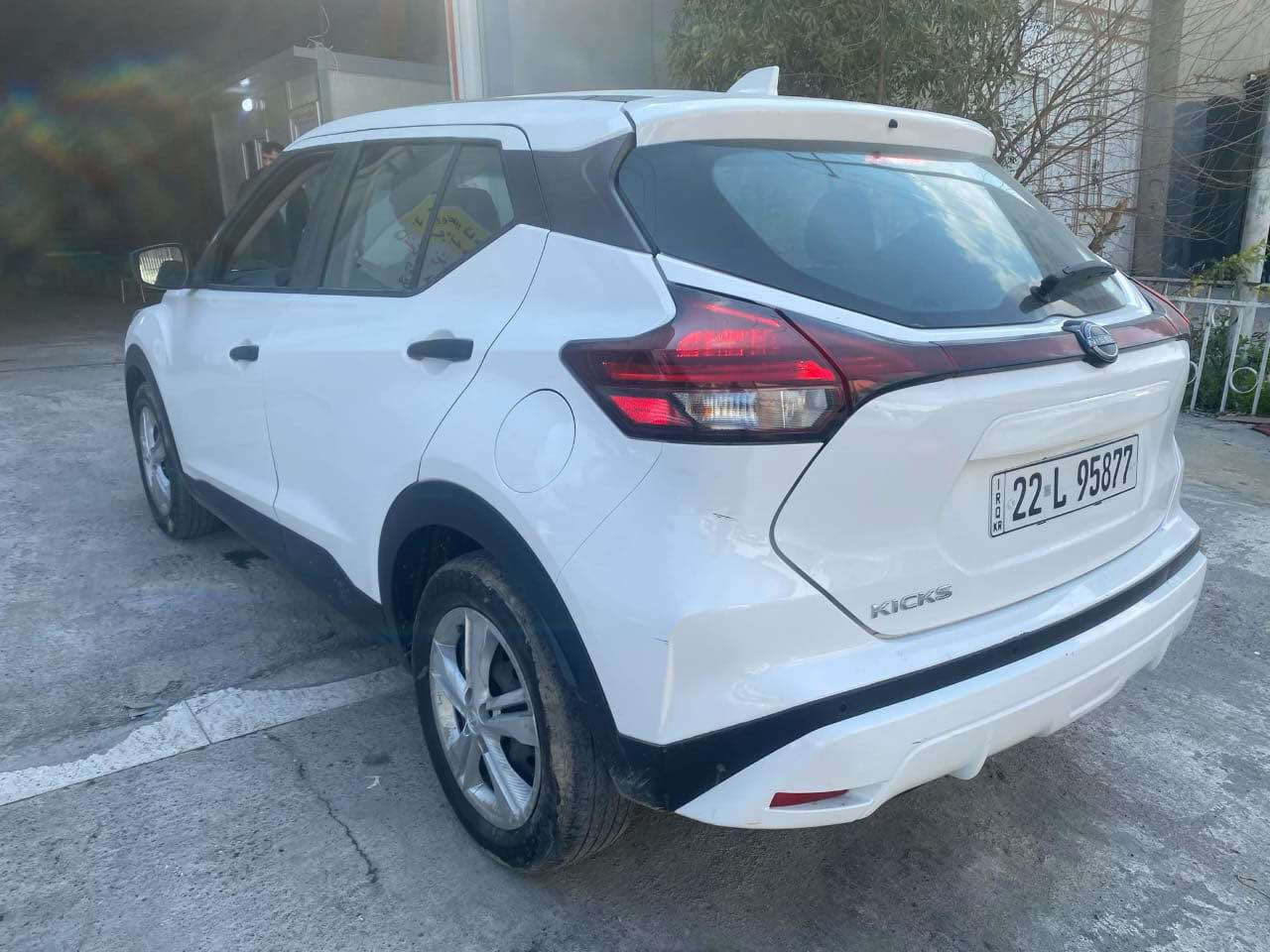 نيسان كيكس موديل 2022 S دوو بارچه ي سبوغه
رقه مه به ناوي خؤمه هيچ مسروفي تئدانيه 
گئرو مكينه بشرت رادارو گزوؤز بردي بباديه
رقم خاوه ن *********** أربيل, العراق
