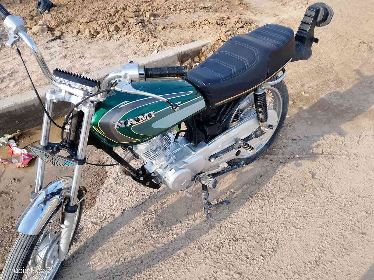 السلام عليكم دراجه للبيع اصلي توه تعمرت مكاني شطره هو هذا رقمي السعر المؤشره لا يخابر 700      🏍️25 ***********
