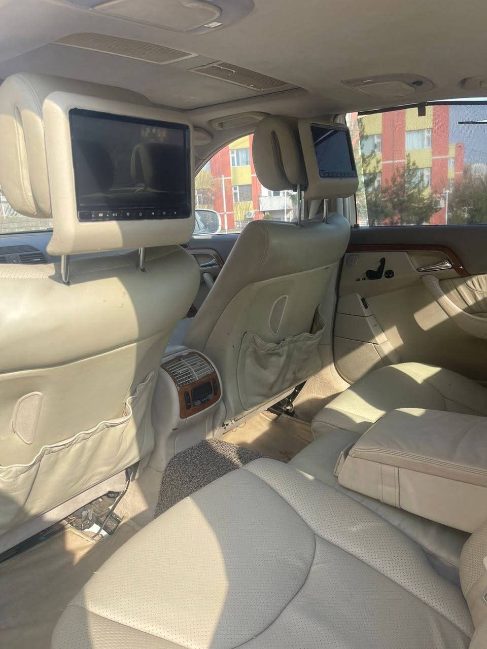 مارسیدس غەواس 
 ساغ ساغ ساغ 
مودێل 2005

گێر و مەکینە بەشەرت
سلایت 
کوشن کارەبا 
پێش و دوا شاشە 
کوشن جلد 
نووقسانی نیە
١٠٠وەستایی پێ بکە
مواسەفات کامل 
بێ دەعم و لێدراو
هەموو کارەبایاتی مەزبووت 
ماڵی دۆستە و بێ تەقە و ڕەقەیە 

شوێن سلێمانی 

نرخی /56معامەلەیەکی کەم چونکە سەیارەکە مەسرەفی تێدانیە

*********** السليمانية, العراق
