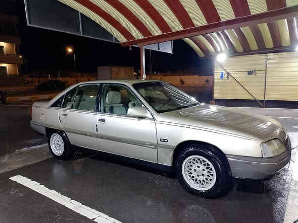 اوميكا صندوق للبيع رقم الماني سنوية عضم توماتيك تبريد بلادي بيها طختين بارد خفيفة كير مكينة شرط السعر 40 شرط التحويل ***********
