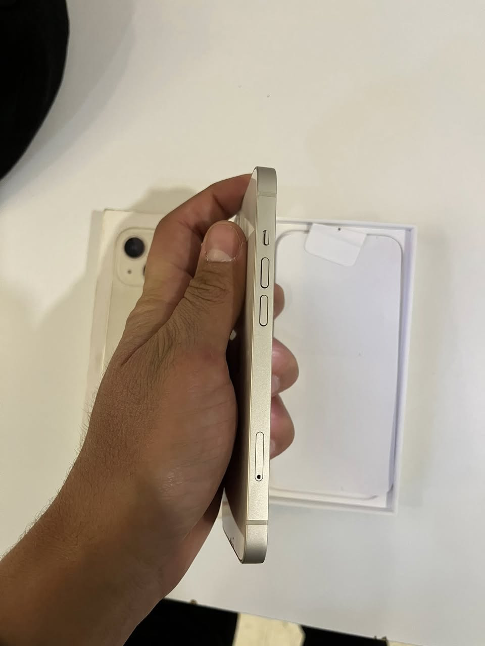 السلام عليكم ايفون 13 عادي شرق اوسط بطارية 100 ذاكرة 128 بعدة بلضمان لشهر ال 11 يعني مستخدم بس اربعة اشهر مكفول ب 500 الف مكاني بغداد اليرموك ***********
