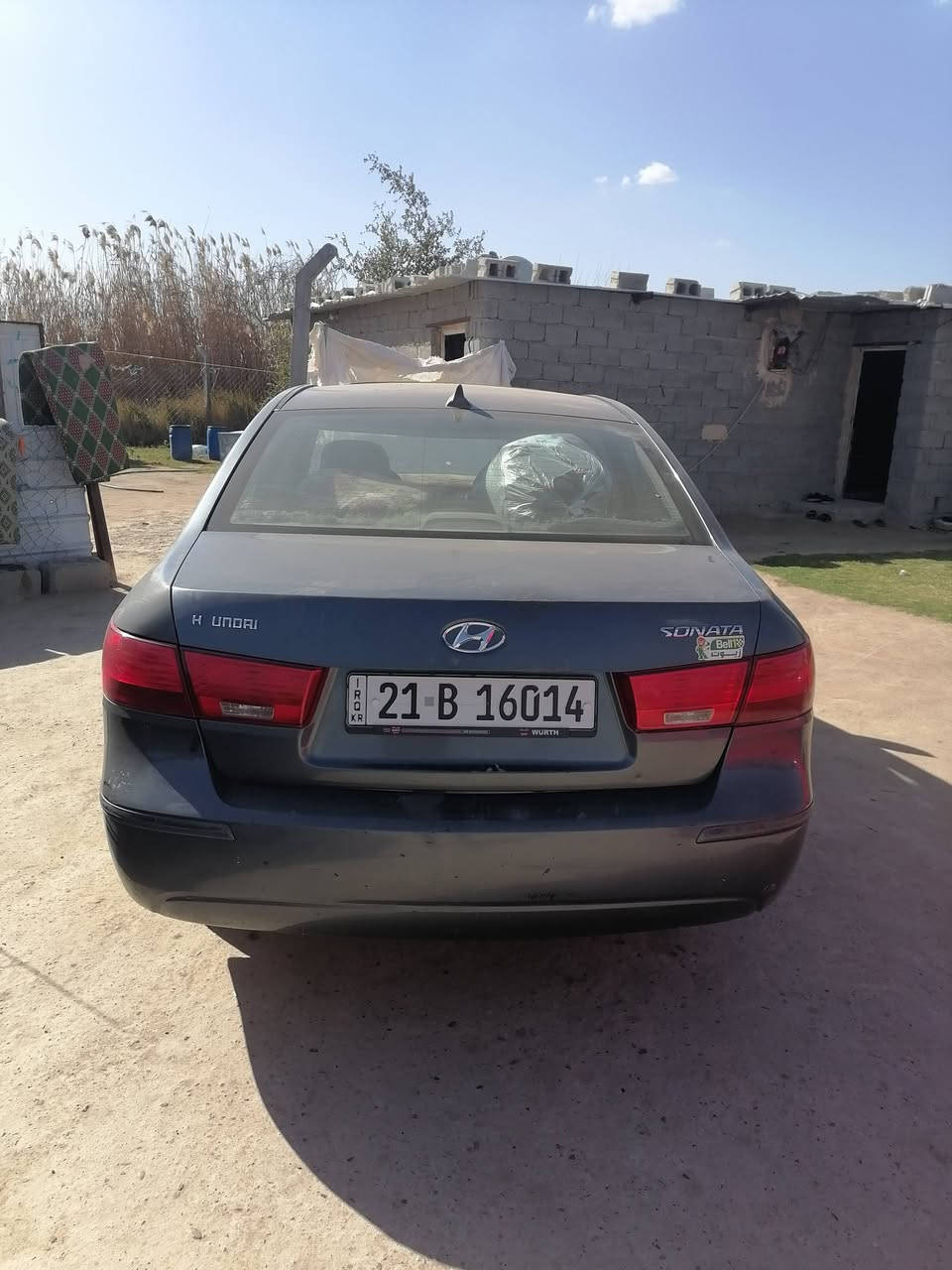 السلام عليكم من رخصت الادمن للبيع سياره سوناتا ٢٠١٠ سليمانيه بيه قطعه وشبرين صبغ وارد محرك ٢٤٠٠ دوش مكفول محرك كير وتبريد تايرات جديد وباتري جديد غرفتها نظيفه حيل تحويل بدون وكاله صدر خلفي جديد والامامي جديد لون نفطي مكان كركوك رقم الجوال *********** سعر ١٢٧ مجال
