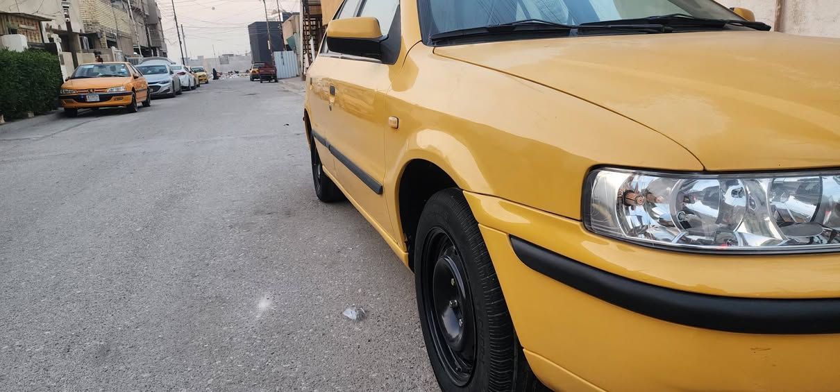 سمند موديل 12 رقم الجديد مصفره هيئه وغرمات سياره جديده ومتعوب عليها كل نقص مابيها كهربائيات من دعاميه للدعاميه شغاله تبريد شغال نقص برغي مابيها مكينه وكيرا فرنسي مكينه جديدا خير من الله عينه وصينيه وبوربرين وفلاوين جدد عليها مشط ستيرن ساسكو جديد باتري غرفه نظيفه جدا قطرة خياس مابيها. للاتصال***********
