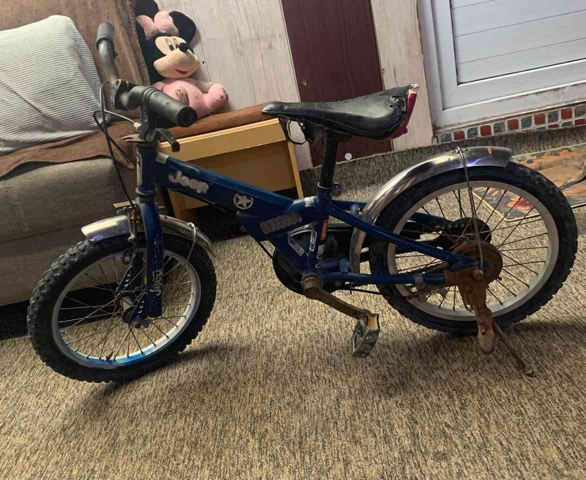 بيسكلات ٢مال حاويه ياباني نضاف حجم ١٦و١٤للبيع السعر الازرق ٣٥الف الوردي ٣٠الف عوزه تايرات رقم ***********
