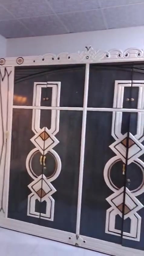 سلام عليكم غرفه مستعمله شهر واحد نضيفه فول عنوان كاطون رحمه قرب افران دبي تصال واتساب ***********
