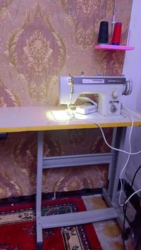 مكينة مال خياطة لبيع بعدهي جديدة سعرها 170الف وبيهة مجال الحجز والستفس...