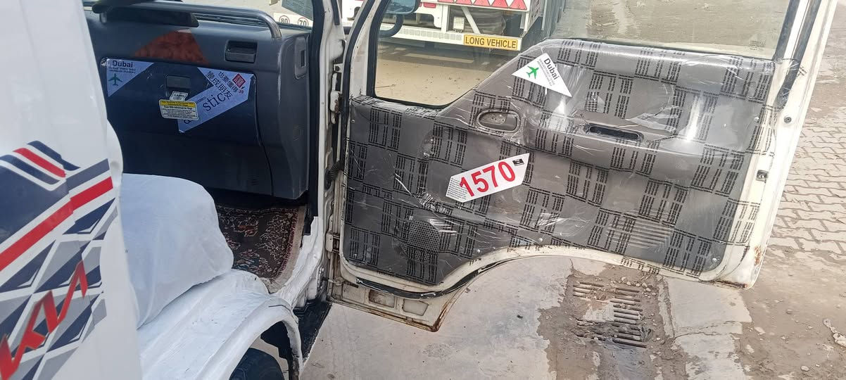 كيا حمل 2000للبيع  صبغ حزام بس رش بدون تصليح
ارقام دولي حصت كاز جاهزه علا اخر حبايه 

مكان السياره كركوك الحويجه//السعر 65 ***********
