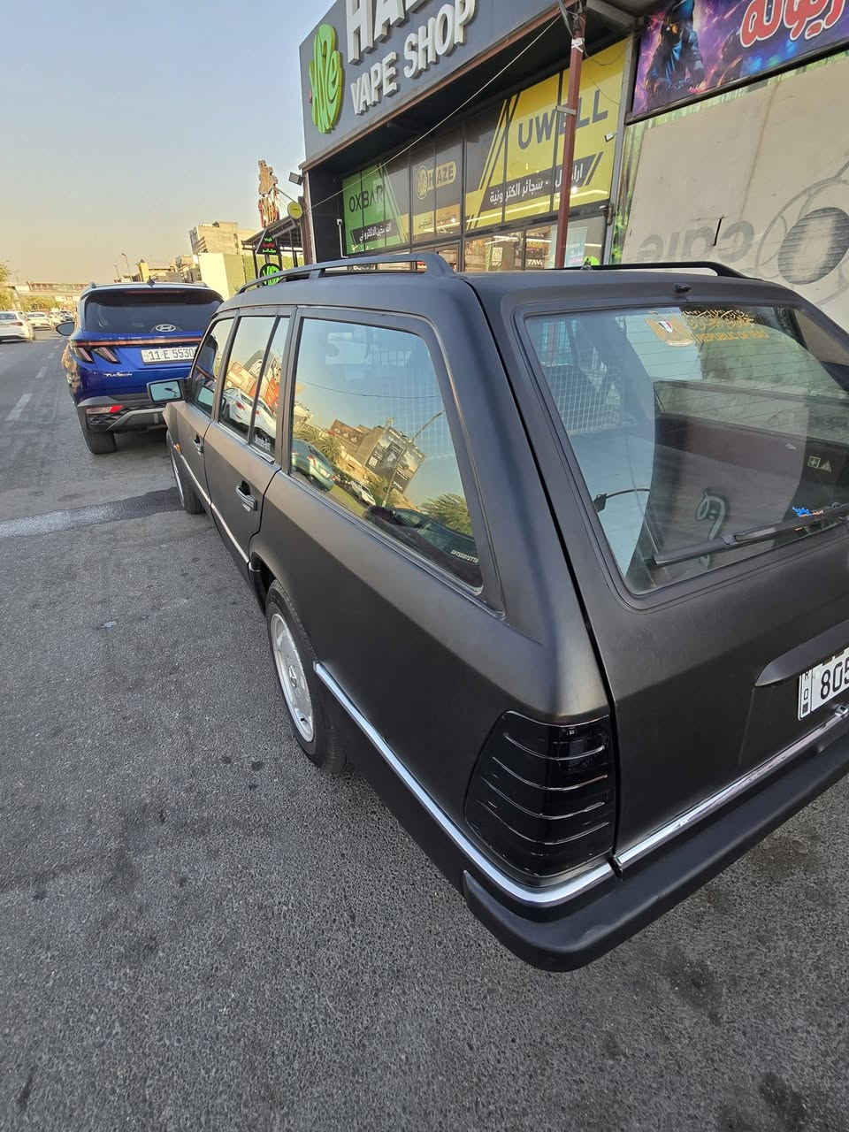 مرحبا شباب دب ستيشن للبيع او مراوس باحدث موديل 91 بيبي شبح بس شاديلها مكينه 300 قبغ اسود كير مكينه جديد  تبريد حلو كهربائياتها كلها شغاله حتا الاريل بس انكسر عندي وعفته   جنطه شفط السياره بيها جراد اني غلفتها للجماليه عارضها ب 60 وبيها مجال  والستفسار اتصل ع الرقم *********** وبي واتساب
