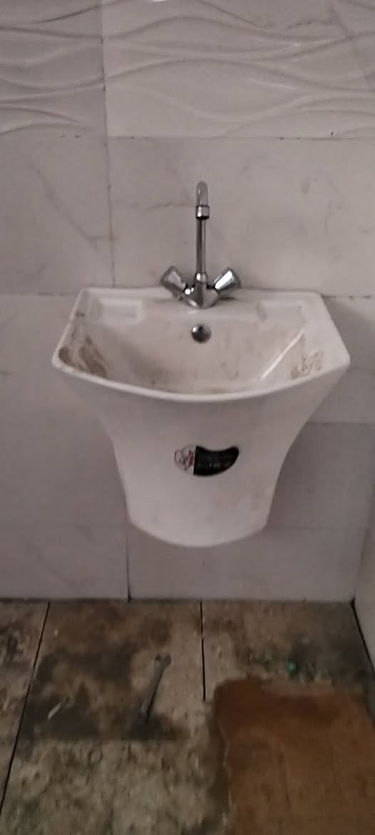 ‏‪0773 953 6352‬‏ اشتغل بليوميه وقطعي متفرغ حاليا
