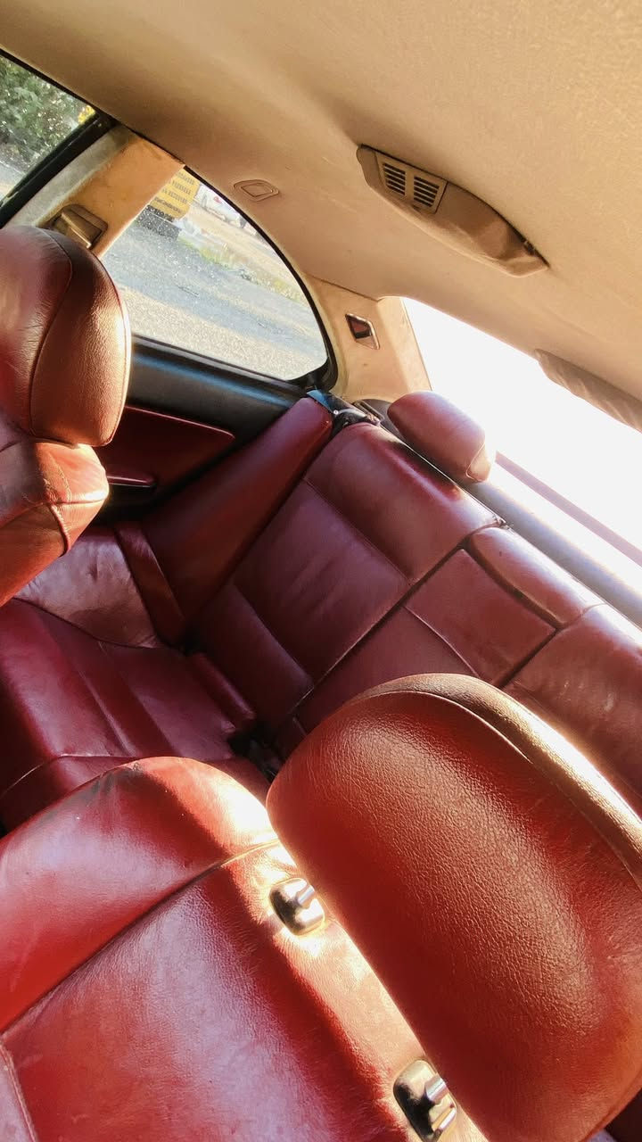 Bmw328
كوشن جلد 
ناو سور 
ته بريد گه رمو سارد له سه ر سوج 
مكينه ٢٨ گيرو مه كينه ي به شه رت 
لايت زينون 
موسو براوه به شه رت 
كاره باياتي هه موي ئيش اكات به شه رت 
سعري ٣٠گه لاو مه عامه له 
گورينه وه ش ئه كه م   
ژم***********
