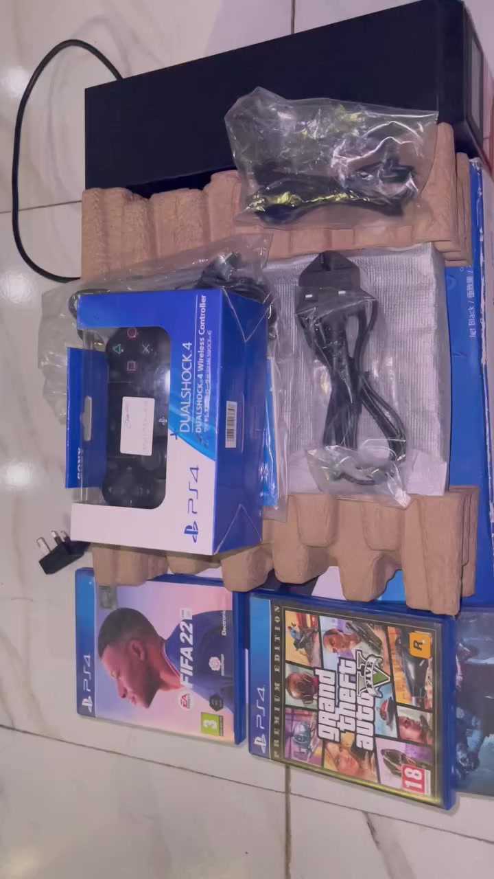 السلام عليكم حبايب عندي بلي 4للبيع مستعجل على بيعته لان محتاج نضافت الجهاز 99 تكدرون تشوفونه مثل ما موضحلكم بلفديو ذاكرة الجهاز 1000 يعني راحد تيرا اعلى شي للاستفسار  العنوان :كربلاء منطقه البوبيات    الرقم :***********
