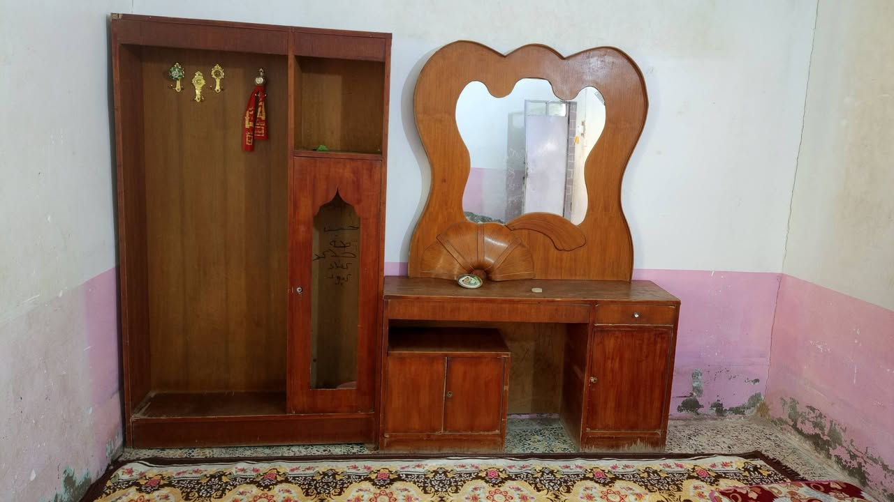 زاويه وميز امرايه معه كومديات
البيع السعر 40الف العنوان ناحيه القادسيه


**إذا كنت صاحب هذا الإعلان وتريد حذفه لأي سبب، رجاءا أرسل رسالة إلى الدعم الفني**