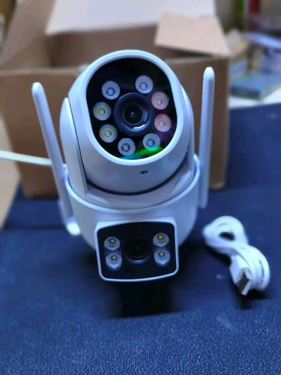 20 الف
كامره مراقبه 
٣٦٠ درجه 
سمارت تربط على الموبايل 
تصوير ليلي نهاري 
تسجل فديو وصور 
تسجل صوت وتنقل للموبايل وصوتك من خلال الموبايل يطلع بيه تكدر تحجي والي جاي تصوره يسمعك
توصيل متوفر وجميع الامزون متوفر يمي


**إذا كنت صاحب هذا الإعلان وتريد حذفه لأي سبب، رجاءا أرسل رسالة إلى الدعم الفني**