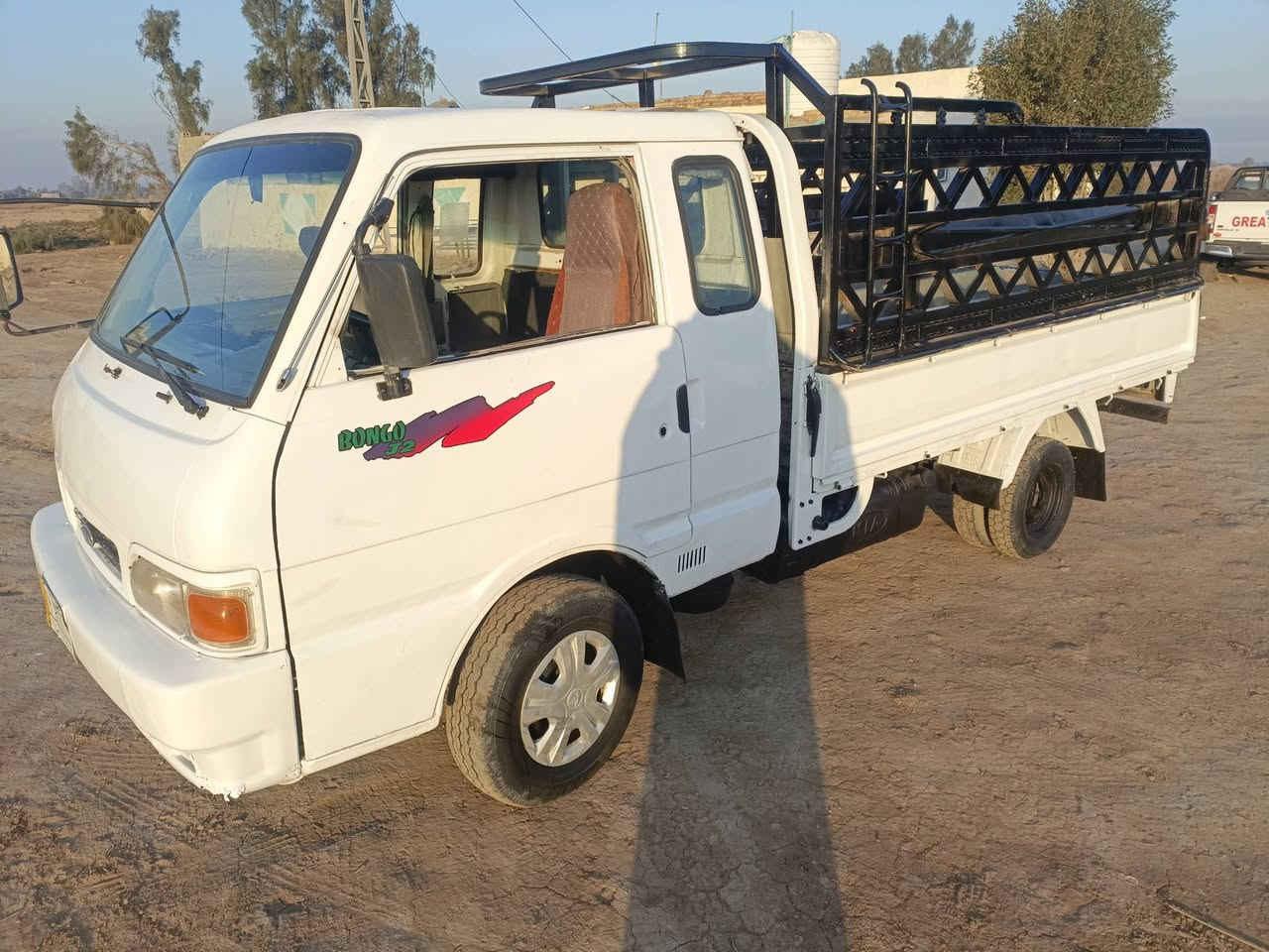 مساء الخير سياره كيه ٩٦ طويله كير اكسن محرك شاصي ورقم شاصي تخم تاير رقم واسط سياره جاهزه للجناي  تحويل مباشر السعر52وبيها مجال للاستفسار الاتصال على الرقم ***********
