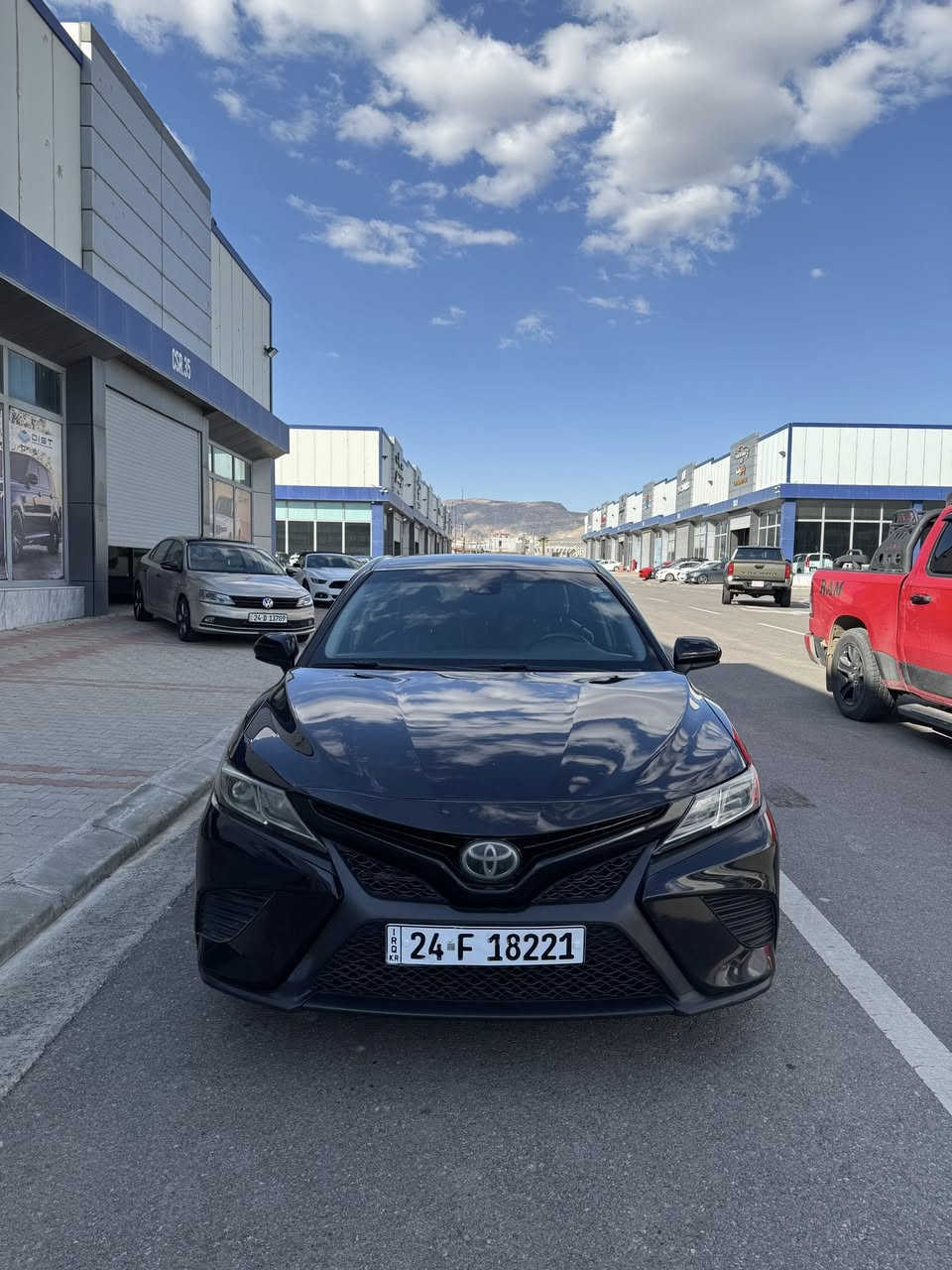 كامري 2018 SE
بدون صبغ
كشنات جلد
كشنات كهرب 
رادار
ماشي 140
السيارة بدون ضرر بدون ارباك بدون صبغ
***********
***********
