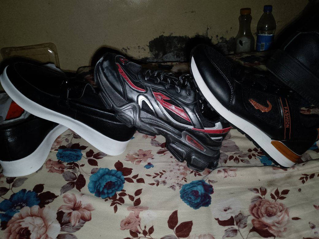 حذيت جديد. بيع مجمعات  قصمصل رجل كذالك ساعه نساء ثني  حذيت نساء هم اكو هواي بس ما نشر لان عندي شغل هواي


**إذا كنت صاحب هذا الإعلان وتريد حذفه لأي سبب، رجاءا أرسل رسالة إلى الدعم الفني**