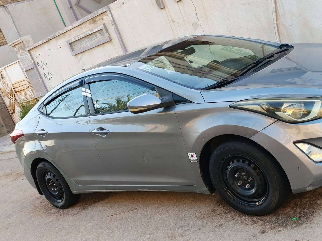 🔥 للبيع إلنترا خليجي موديل 2016 سلفر – نظافة ولقطة 🔥
سيارة **هيونداي إلنترا موديل 2016 خليجي لون سلفر ملكي، شكل مرتب وجذاب 👌
✅ كفالة من التبديل
✅ محرك ممتاز وقير ناعم
✅ مجرد رشات تجميلية (للتنظيف فقط)
✅ اقتصادية بالبنزين ومريحة بالاستخدام
✅ جاهزة تمشي وما تحتاج شي
سيارة عملية ومناسبة للشغل أو البيت، والبيع للجادين فقط.
اللي يريد سيارة مرتبة بسعر طيب هاي فرصته 🔥
السعر 105
مكان ناصرية 
***********
